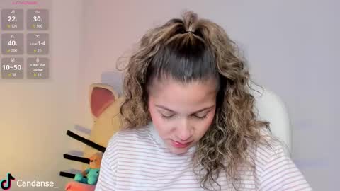 Snapshot of candase_ chatting on 11/26/25, 12:44 Candase online show from 11/26/25, 12:44