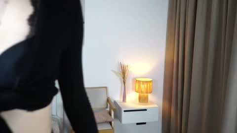 Ariana online show from 10/19/25, 09:21