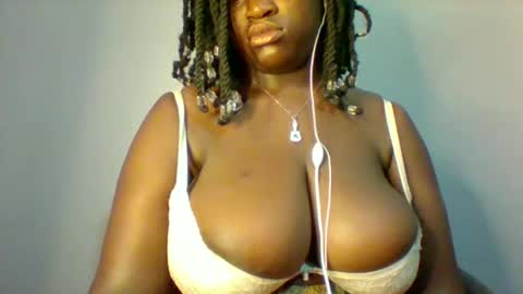 Snapshot of candie_love chatting on 09/10/25, 03:39 Spencer online show from 09/10/25, 03:39