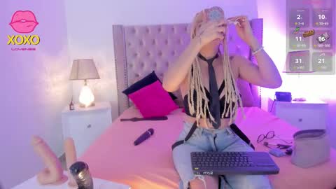 Snapshot of candiegilson__ chatting on 11/28/25, 02:42 Candie online show from 11/28/25, 02:42