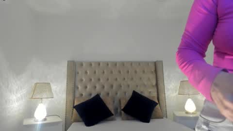 Snapshot of candiegilson__ chatting on 12/14/25, 01:49 Candie online show from 12/14/25, 01:49