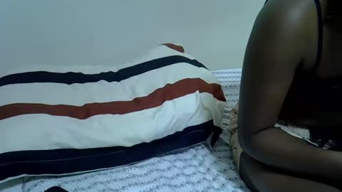 Snapshot of candiemaya chatting on 10/30/25, 03:30 candiemaya online show from 10/30/25, 03:30