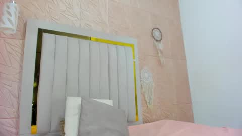 candise online show from 10/02/25, 09:33