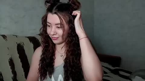 Snapshot of candisfregozo chatting on 06/17/26, 10:06 Mira online show from 06/17/26, 10:06