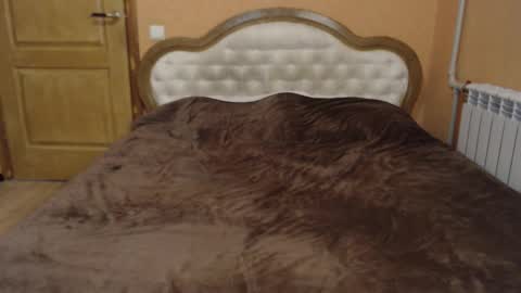 Candy online show from 12/03/25, 12:03