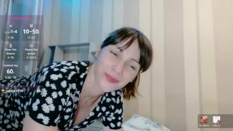 Snapshot of candy__spicy chatting on 06/23/26, 08:40 Candy Spicy online show from 06/23/26, 08:40