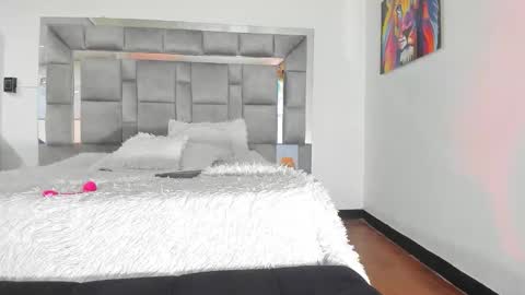 Snapshot of candy_and_andy1 chatting on 12/01/25, 01:43 Candy And Andy online show from 12/01/25, 01:43