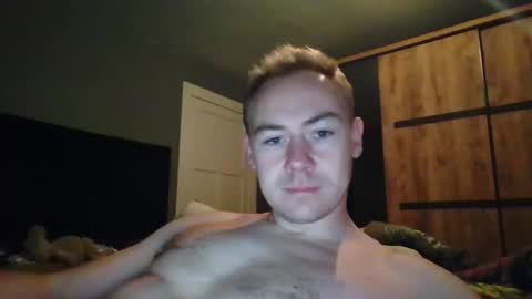 Snapshot of candy_boy_xoxo chatting on 11/26/25, 04:52 candy_boy_xoxo online show from 11/26/25, 04:52