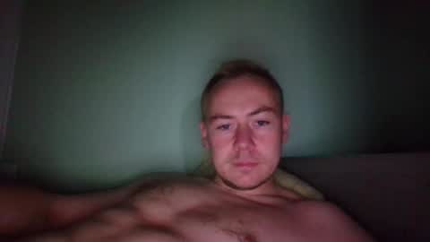 Snapshot of candy_boy_xoxo chatting on 05/25/26, 08:42 candy_boy_xoxo online show from 05/25/26, 08:42