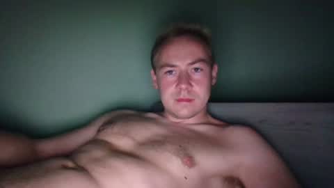 Snapshot of candy_boy_xoxo chatting on 06/19/26, 05:28 candy_boy_xoxo online show from 06/19/26, 05:28