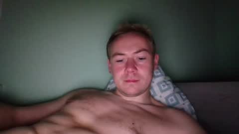 Snapshot of candy_boy_xoxo chatting on 06/20/26, 03:04 candy_boy_xoxo online show from 06/20/26, 03:04