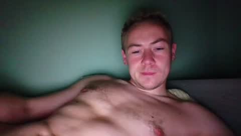 Snapshot of candy_boy_xoxo chatting on 06/21/26, 05:37 candy_boy_xoxo online show from 06/21/26, 05:37