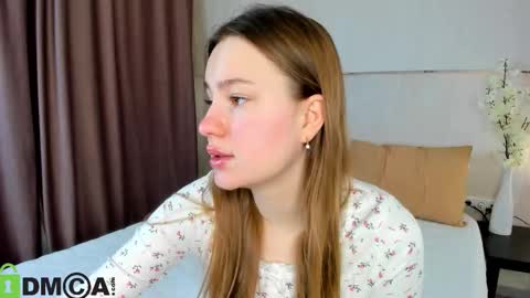 Snapshot of candy_cansew chatting on 11/06/25, 01:17 Candy online show from 11/06/25, 01:17