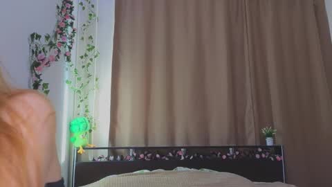 candy_flosse online show from 10/08/25, 08:12