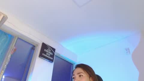 Snapshot of candy_giuliana21 chatting on 04/10/26, 01:33 candy_giuliana21 online show from 04/10/26, 01:33
