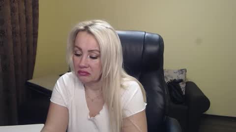 Snapshot of candy_hellenx chatting on 01/15/26, 05:34 candy_hellenx online show from 01/15/26, 05:34