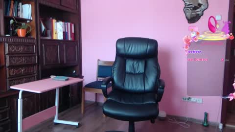 Snapshot of candy_hellenx chatting on 06/13/26, 06:44 candy_hellenx online show from 06/13/26, 06:44