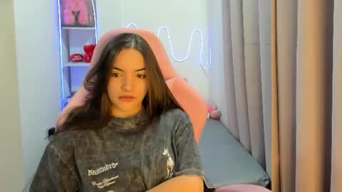 Snapshot of candy_kitty7343 chatting on 06/12/26, 03:05 candy_kitty7343 online show from 06/12/26, 03:05