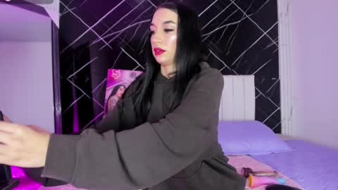 Snapshot of candy_leila3 chatting on 09/19/25, 03:30 Leila online show from 09/19/25, 03:30