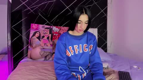 Snapshot of candy_leila3 chatting on 10/10/25, 04:11 Leila online show from 10/10/25, 04:11