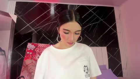 Snapshot of candy_leila3 chatting on 11/05/25, 12:32 Leila online show from 11/05/25, 12:32