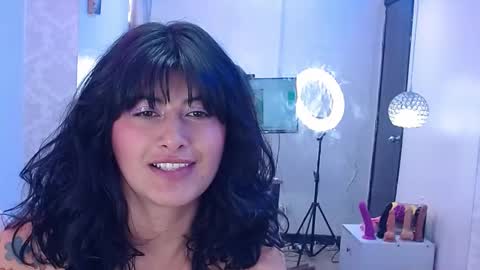 Snapshot of candy_lux_ chatting on 02/13/25, 05:33 Candy online show from 02/13/25, 05:33