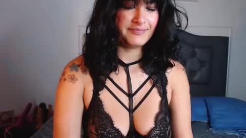 Snapshot of candy_lux_ chatting on 02/18/25, 01:55 Candy online show from 02/18/25, 01:55