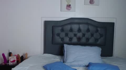 Snapshot of candy_lux_ chatting on 02/24/25, 02:58 Candy online show from 02/24/25, 02:58