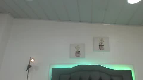 Snapshot of candy_lux_ chatting on 10/10/25, 07:24 Candy online show from 10/10/25, 07:24