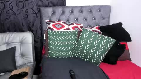 YECENIA - online show from 01/03/25, 05:39