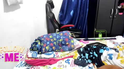 candy_val online show from 12/03/25, 05:59