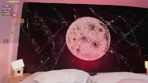 Snapshot of candyandmarilyn chatting on 09/21/25, 08:43 and MarilynHot online show from 09/21/25, 08:43