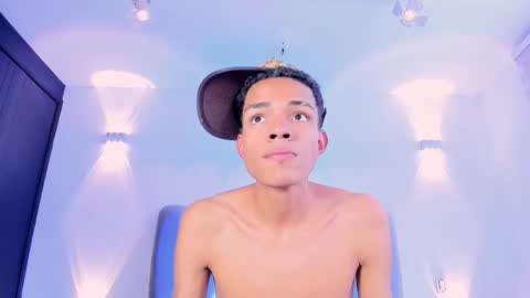 Snapshot of candyandmarilyn chatting on 10/07/25, 08:39 and MarilynHot online show from 10/07/25, 08:39