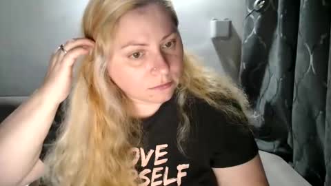 Laura online show from 01/18/25, 07:04