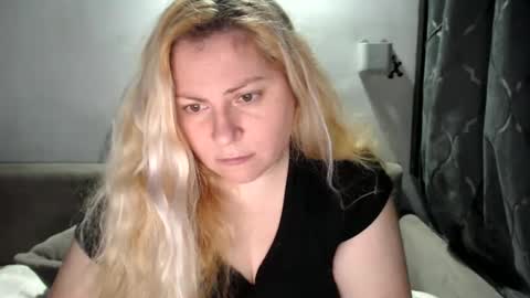 Laura online show from 01/27/25, 03:39