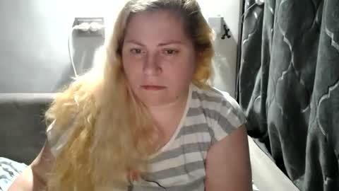 Laura online show from 02/02/25, 02:48