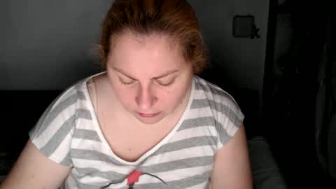 Laura online show from 02/02/25, 01:19