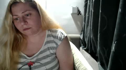 Laura online show from 02/04/25, 07:11