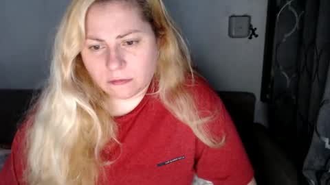 Laura online show from 02/09/25, 02:40