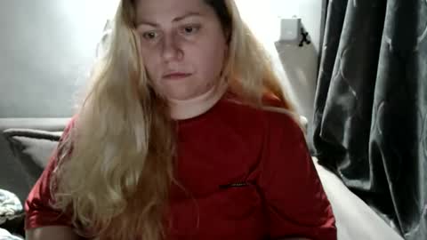 Laura online show from 02/25/25, 06:42