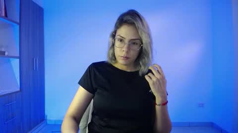 Snapshot of candydowson1 chatting on 10/24/25, 09:22 Candy Dowson online show from 10/24/25, 09:22