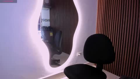 Snapshot of candyglow_ chatting on 05/27/26, 05:54 candyglow_ online show from 05/27/26, 05:54