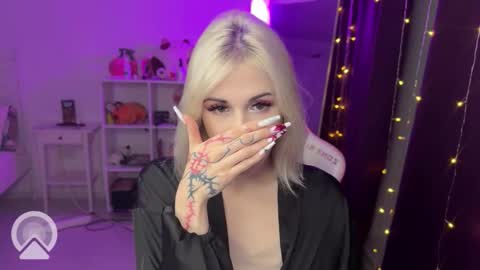 You can call me HH online show from 10/20/25, 08:20