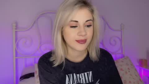 Snapshot of candyhannah chatting on 11/26/25, 07:15 You can call me HH online show from 11/26/25, 07:15