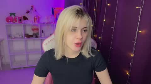 Snapshot of candyhannah chatting on 12/03/25, 05:44 You can call me HH online show from 12/03/25, 05:44