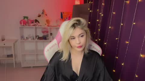 Snapshot of candyhannah chatting on 12/05/25, 05:20 You can call me HH online show from 12/05/25, 05:20