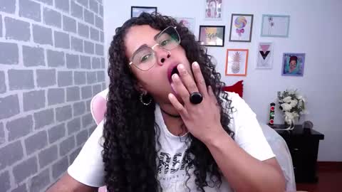 Karen online show from 03/11/25, 05:27