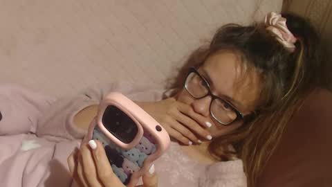 say meow and send tips  online show from 10/24/25, 09:22