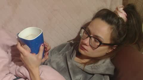 Snapshot of candylady136 chatting on 11/07/25, 09:48 say meow and send tip online show from 11/07/25, 09:48