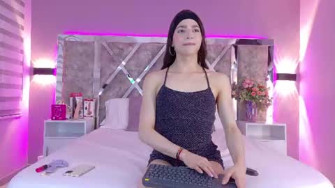 candyluxury_ online show from 07/09/26, 12:31